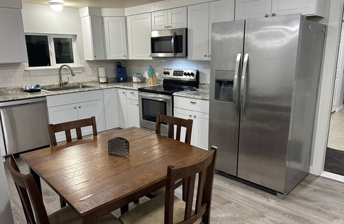 Seaview Apartment | 3-bedroom Seaview Beach Cottage apartment