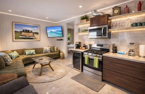 Stockton Hotel | 3 Resort Suites with kitchen + Event Space Access