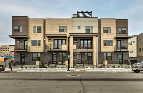 Central Business District House | 3-Story Provo Townhome: 1 Mi to BYU!