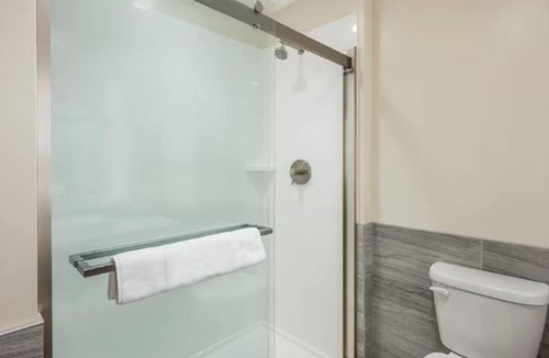 Pendleton Hotel | 3 Units | Pet-Friendly & Includes Free Parking | 7 Mins to Round-Up Arena