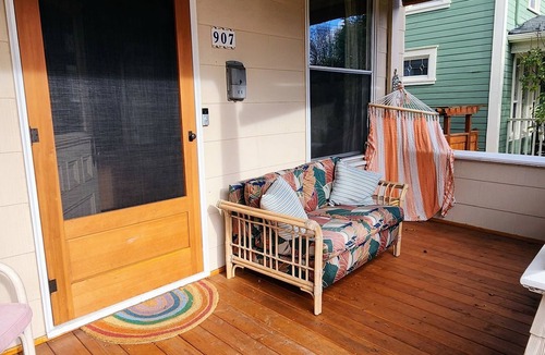 Irvington Apartment | 30+ Day Rental: Beautiful 1902 Apartment on Corner Lot on Bike Path in Irvington