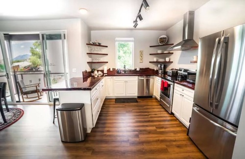 Southside Apartment | 301The Lofts, by Flagtown, 2 bed 2 bath with community hot tub