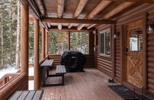 Steam Engine Meadows Cabin | 330 E Trail Road Cabin Secluded Mountain Getaway