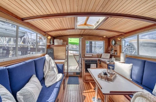 Gig Harbor Boat Rental | 38' Yacht equipped with luxury and kayaks!