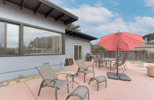 Del Rey Oaks House | 3956 La Casa de Estrella Marie - Backyard Games!
