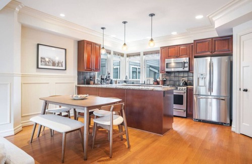 Lower Queen Anne Villa | 3BR 2BA Tudor Townhouse on Queen Anne, Seattle- w View!