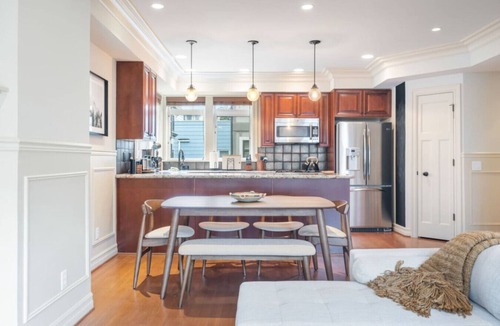 Lower Queen Anne Villa | 3BR 2BA Tudor Townhouse on Queen Anne, Seattle- w View!