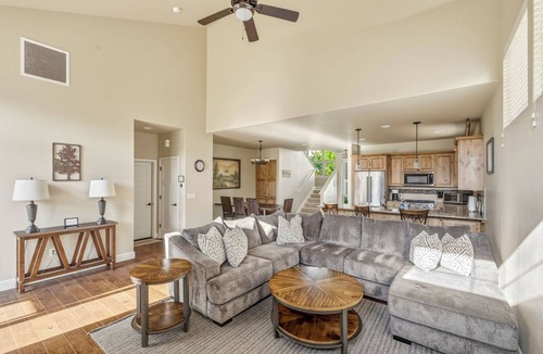 Redmond House | 3BR Resort Home at Eagle Crest - Bikes for All Ages, Golf, Sleeps 8