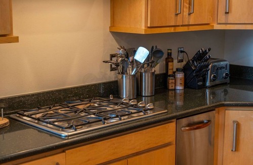 Brian Head Apartment | 3min Walk to Ski Lift*Hot Tub*Epic Kids Room*Views
