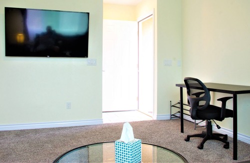 Swan Canyon Apartment | #4, 2 bedroom / 2 bathroom apartment 10 min to DT!