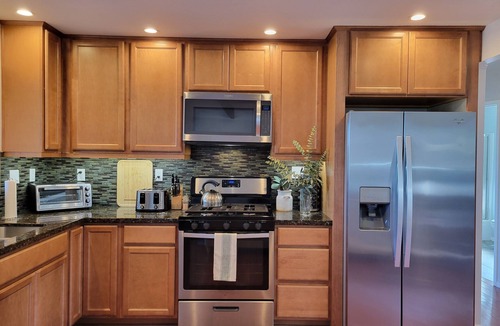 Cedar Glen House | 4 Bd Modern Lakehouse Retreat w/Stunning Lake Views