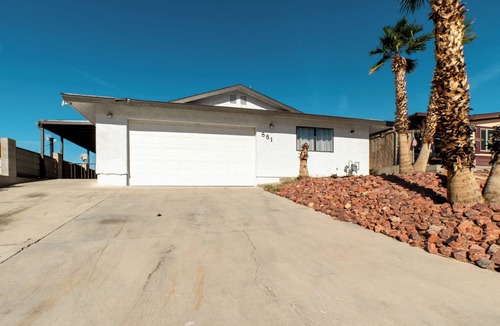 Holiday Shores House | 4-bedroom Farmhouse in perfect Bullhead City with AC