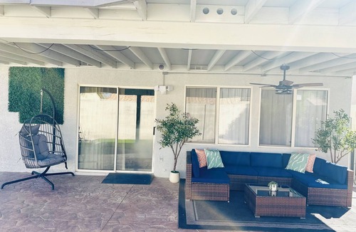 River Mountain House | 4-bedroom house in lovely Henderson with AC