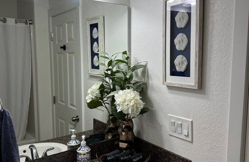 Dunes City House | 4-bedroom house in tranquil Florence with WiFi, AC. Book now