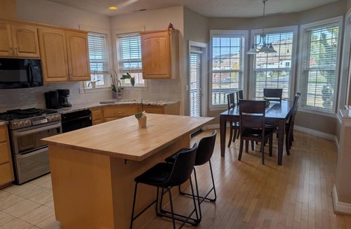 Altamont House | 4-bedroom house near OIT and Sky Lakes Medical Center