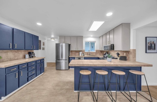 Sparks House | 4-Bedroom Sparks|2-Car Driveway| Sleep 14