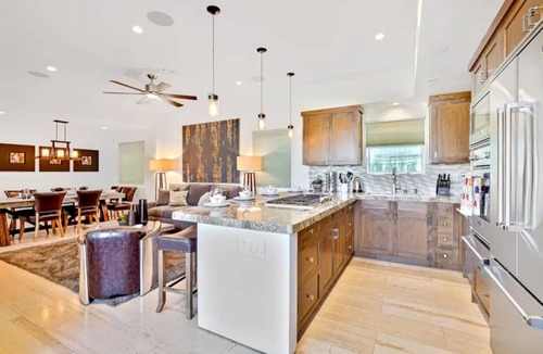 West Newport House | 4 Br Roof Deck Hot Tub Steps to Beach Dining