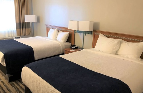 Window Rock Hotel | 4 Units Near Navajo Nation/Window Rock! Comes with Free Breakfast & Parking!