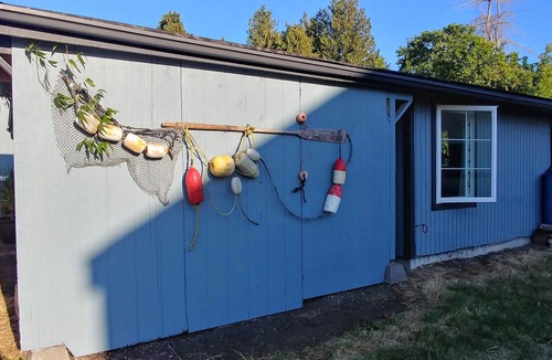 Camano Island House | 400 Paces to the Beach! 1 bedroom bungalow