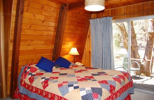 North Wawona Cabin | (46R) Manzanita Lodge at The Redwoods In Yosemite