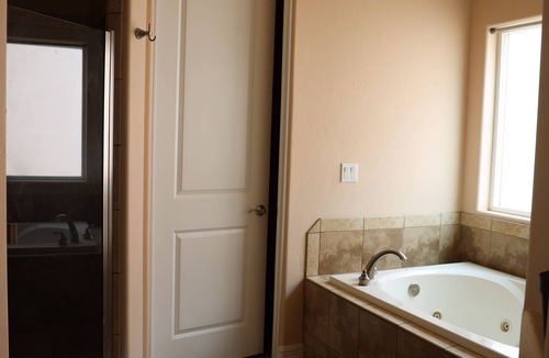 Fort Mohave House | 4bd beautiful home near the river & Laughlin