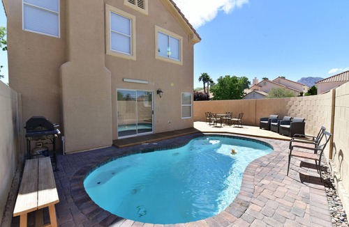 Summerlin House | 4bd Home w/big sun deck, pool, BBQ, Hot tub, Pet friendly, short ride to Strip