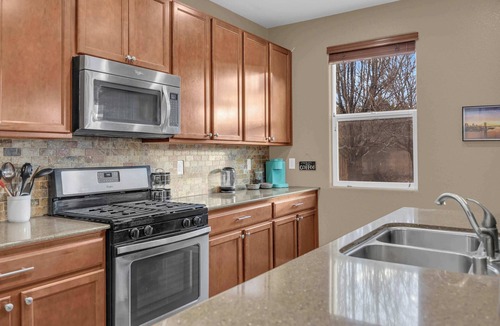 Reno House | 4Bedroom/Long Driveway/9 Beds/6TVs/Sleeps16