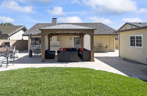 Fountain Valley Villa | 4BR/2BA Villa in Fountain Valley 4BR Game BBQ near Disneyland, Beaches & Golf