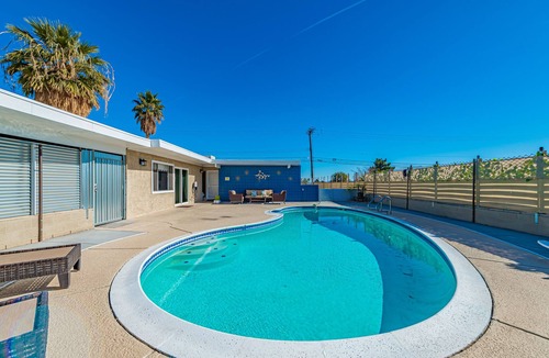 Las Vegas House | 4BR/2BA W/Pool10 mins to Strip/5mins to Chinatown