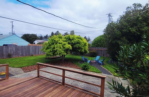 Florence House | 4BR Florence Coastal Home Walk to Old Town Near Oregon Dunes Pet Friendly