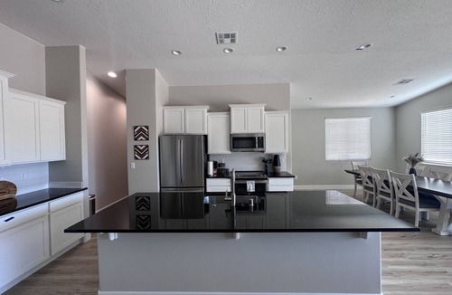 Mesquite House | 4BR Oasis Heated Pool and Spa Near Golf & Casinos
