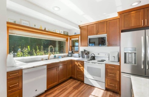 Brinnon House | 4BR Waterfront Home | Sauna | Dock | Firepit