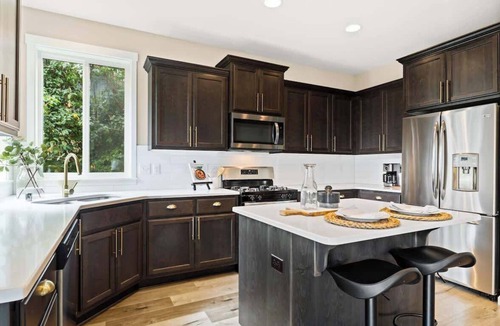 Camas House | 5 Bedroom Home w/Guest Suite & Private Sauna