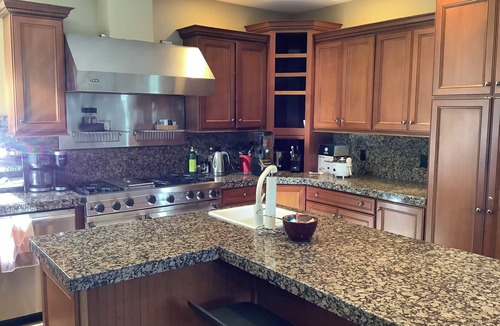 Brinnon House | 5-bedroom Waterfront House in Pleasant Harbor!