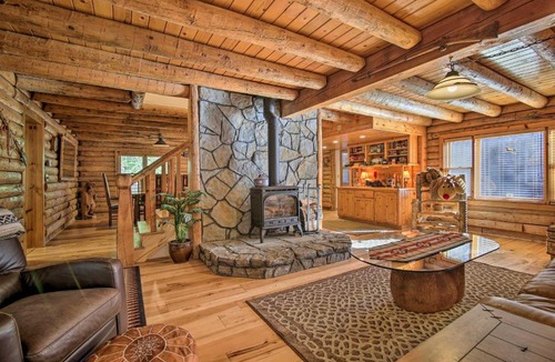 Arnold House | 5 Mi to Hiking: Custom Cabin w/Deck in Arnold!