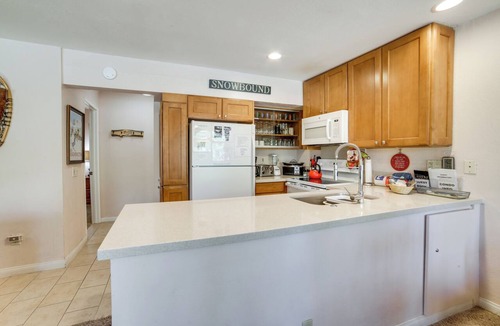 Majestic Pines Apartment | 5 Mi to Mammoth Mtn Ski Area: Condo w/Views!