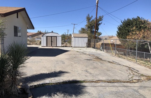 Joshua Tree House | 5 Min Walk to Joshua Tree Village w/RV Parking& 15 Min Drive West Park Entrance