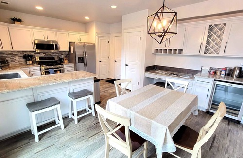 Southwest Bend House | 5 Minute Drive to Downtown Bend, Dog Friendly