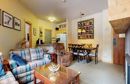 Mammoth Lakes Condo | 5-Star & Large Floor Plan, Balcony. Quiet Location, Pool & Hot Tub On-site