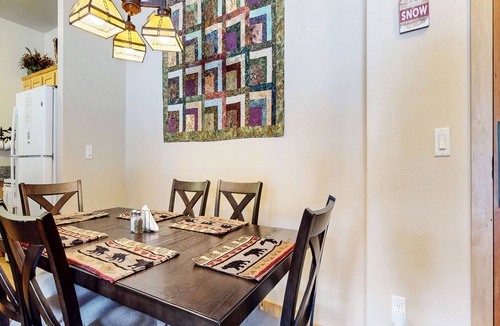 Mammoth Lakes Condo | 5-Star & Large Floor Plan, Balcony. Quiet Location, Pool & Hot Tub On-site