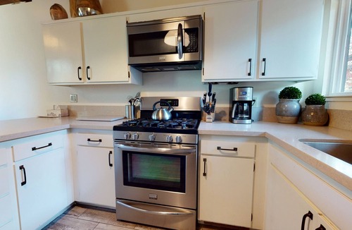 Mammoth Lakes Condo | 5-Star Modern & Remodeled Home. Private Washer/Dryer, Near The Village, Pool