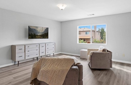 Victorville House | 5BR/4BA Spacious Family Home in Victorville