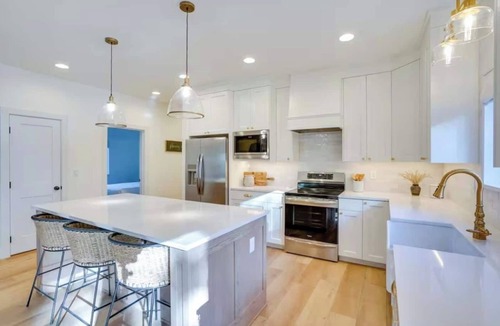 Oregon Water Wonderland House | 5BR Bend Retreat | Hot Tub + River Access