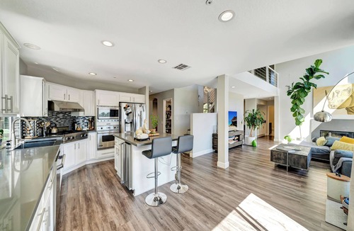 Canoga Park House | 5BR Home with Tranquil Hilltop View + Hot tub, Centrally Located to LA