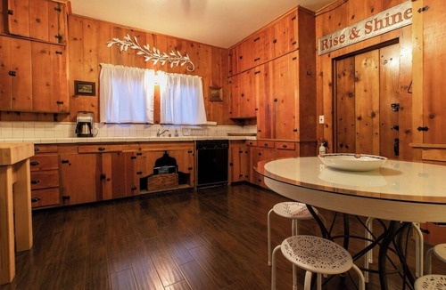 Idyllwild Cabin | 6,000 Sq Ft Idyllwild Lodge/Sleeps 14/12 Acre Property