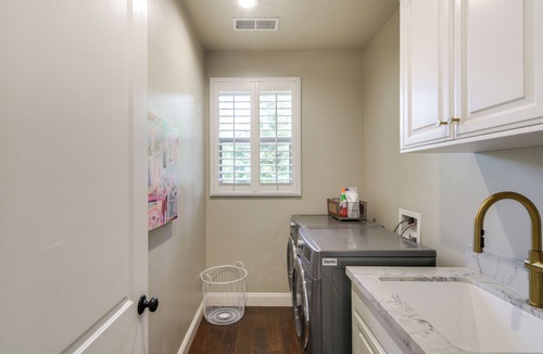 Chico House | 6 Mi to Dtwn Chico! Luxe Art-Filled Oasis w/Patio