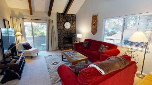 Tennis Village Apartment | 64 Tennis Village