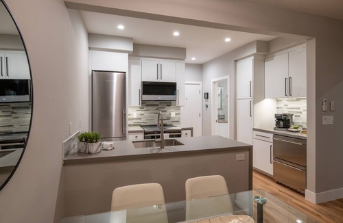 Carlsbad Condo | 645 Fresh Modern Condo Inside Resort Gates - Free Wifi - Walk to Spa
