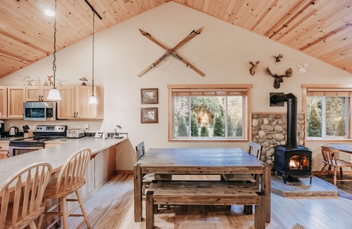 Warnick House | 65gs - Hot Tub - Wi-fi - Pets Friendly - Bbq
