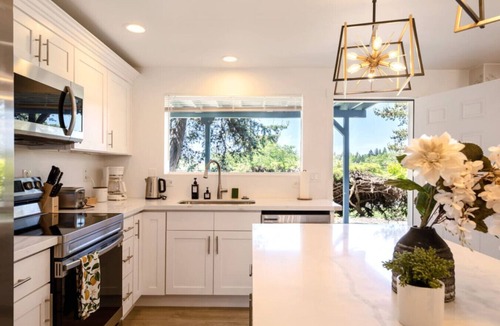 Green Lake House | 6b4b Newly Remodeled Home w/Green Lake View